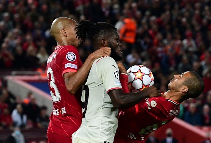 franck-kessie-vs-fabinho-dan-thiago-alcantara-di-liga-champions-liverpool-vs-ac-milan.jpg
