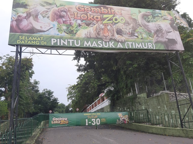 gerbang-pintu-masuk-timur-gembira-loka-yogyakarta.jpg