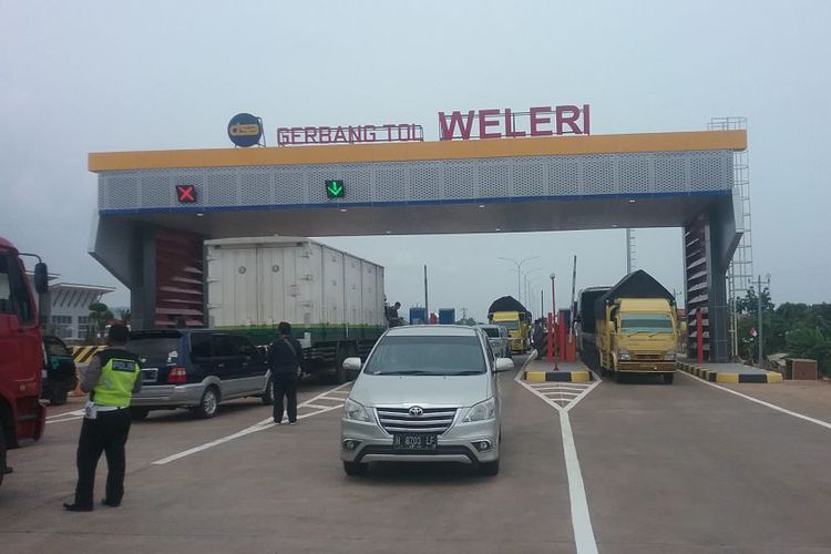 gerbang-tol-weleri-di-jalur-trans-jawa-ruas-batang-semarang.jpg