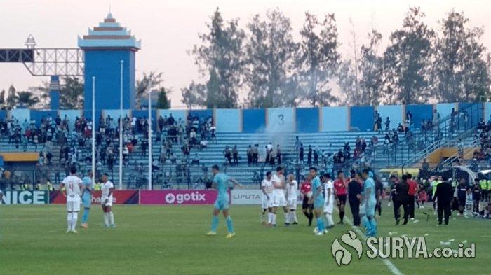 gol-moch-zainuri-bawa-persela-lamongan-keluar-dari-zona-degradasi-tumbangkan-badak-lampung-fc-1-0.jpg