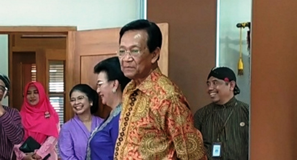 gubernur-diy-sri-sultan-hamengku-buwono-x-4.jpg