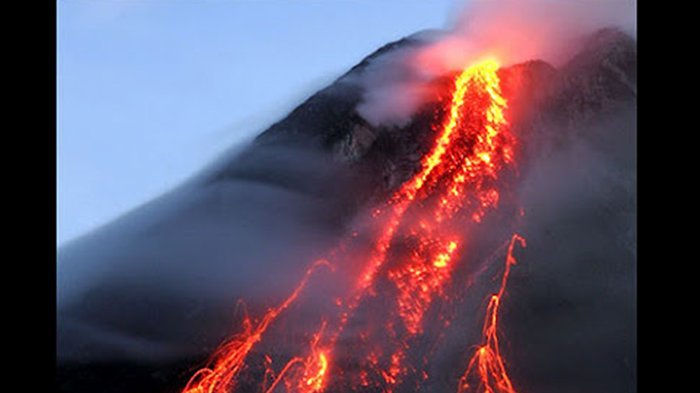 gunung-agung-ketika-meletus-pada-1963_20170915_054642.jpg