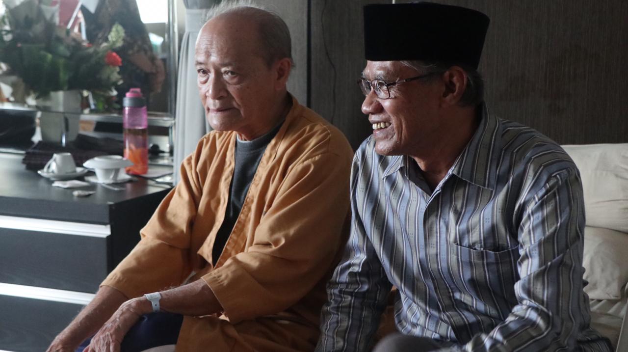 haedar-nashir-ketua-umum-pp-muhammadiyah-saat-menjenguk-ahmad-syafii-maarif.jpg