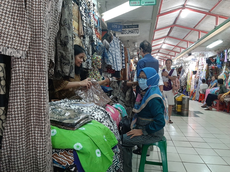 hampir-sebulan-tanpa-aktifitas-akibat-virus-corona-pasar-beringharjo-yogyakarta-kembali-pulih.jpg