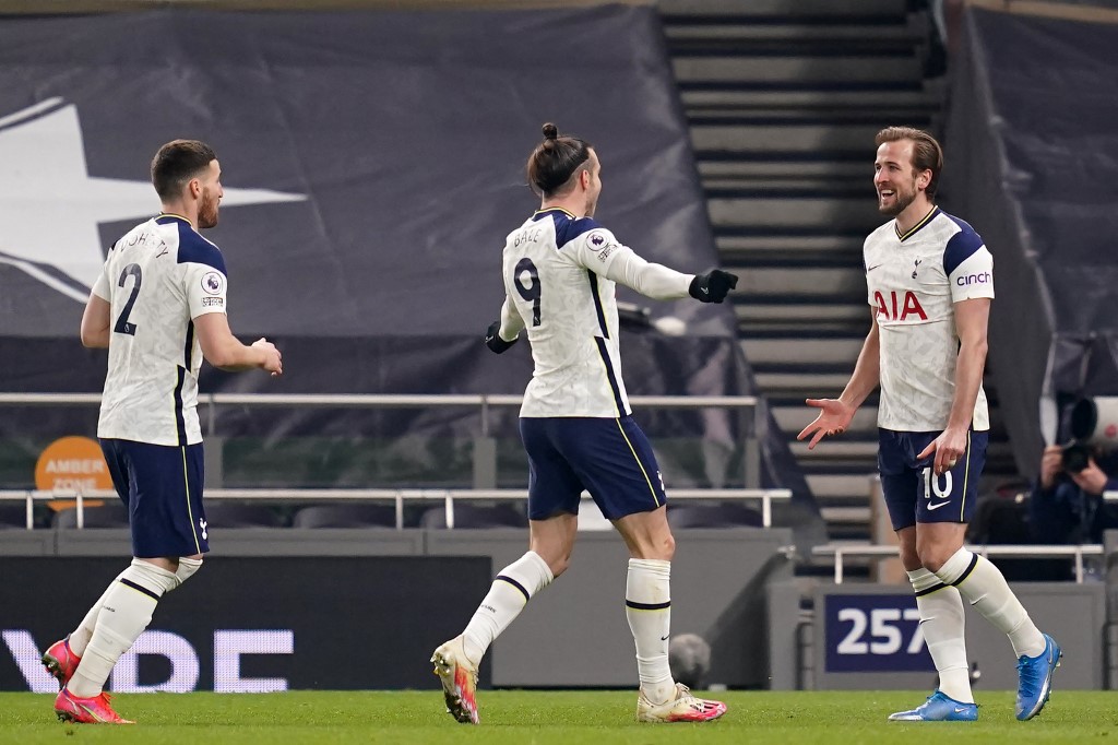 harry-kane-dan-gareth-bale-selebrasi-di-liga-inggris-tottenham-hotspur-vs-crystal-palace.jpg
