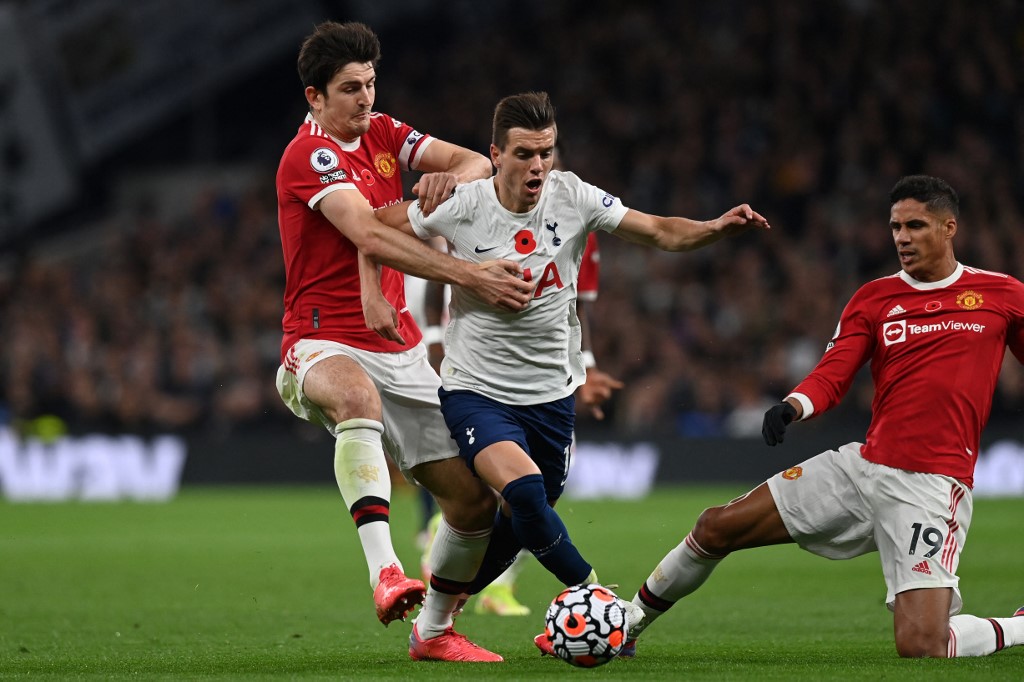 harry-maguire-vs-giovani-lo-celso-di-liga-inggris-antara-tottenham-hotspur-vs-manchester-united.jpg