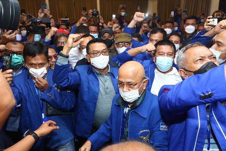 hasil-klb-partai-demokrat-di-deli-serdang-sudah-diserahkan-ke-kemenkumham.jpg