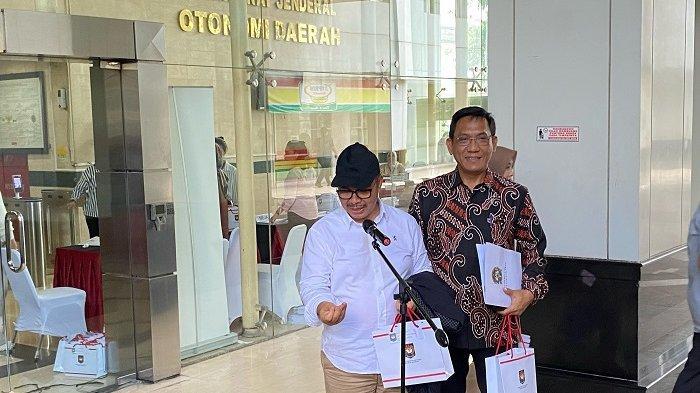 Gebrakan Sang Pemimpin: Hasto Wardoyo Pilih Naik Ojek Online Menuju Lokasi Retreat, Ini Alasannya