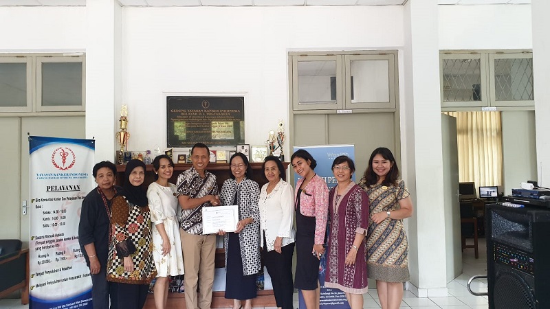 hyatt-pink-ribbon-run-salurkan-donasi-untuk-yayasan-kanker-indonesia.jpg