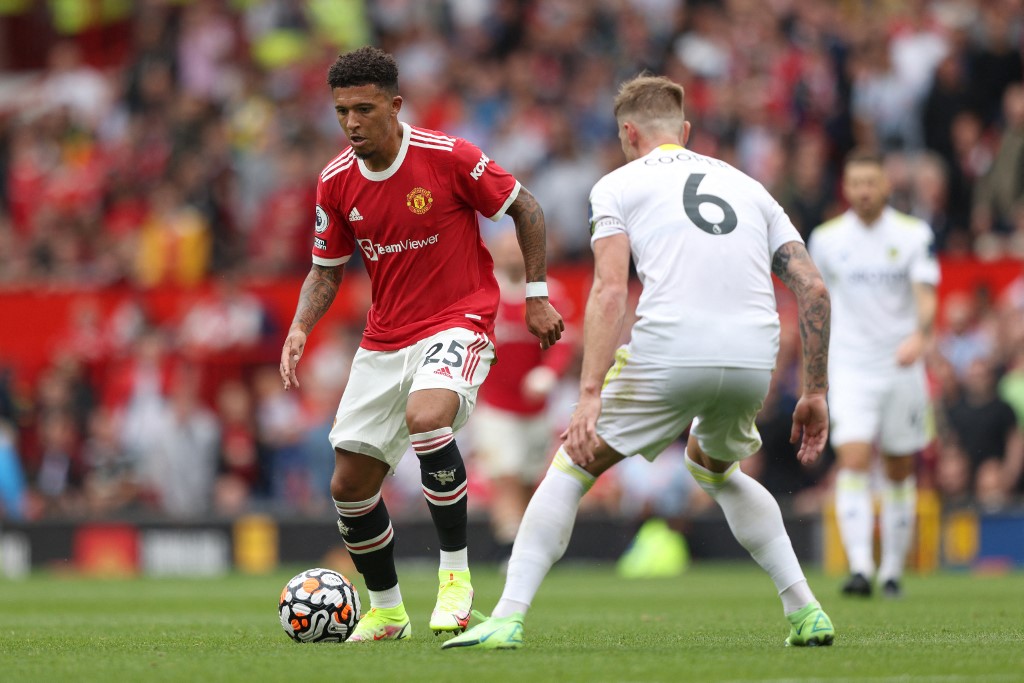 jadon-sancho-liam-cooper-liga-inggris-antara-manchester-united-vs-leeds-united-di-old-trafford.jpg