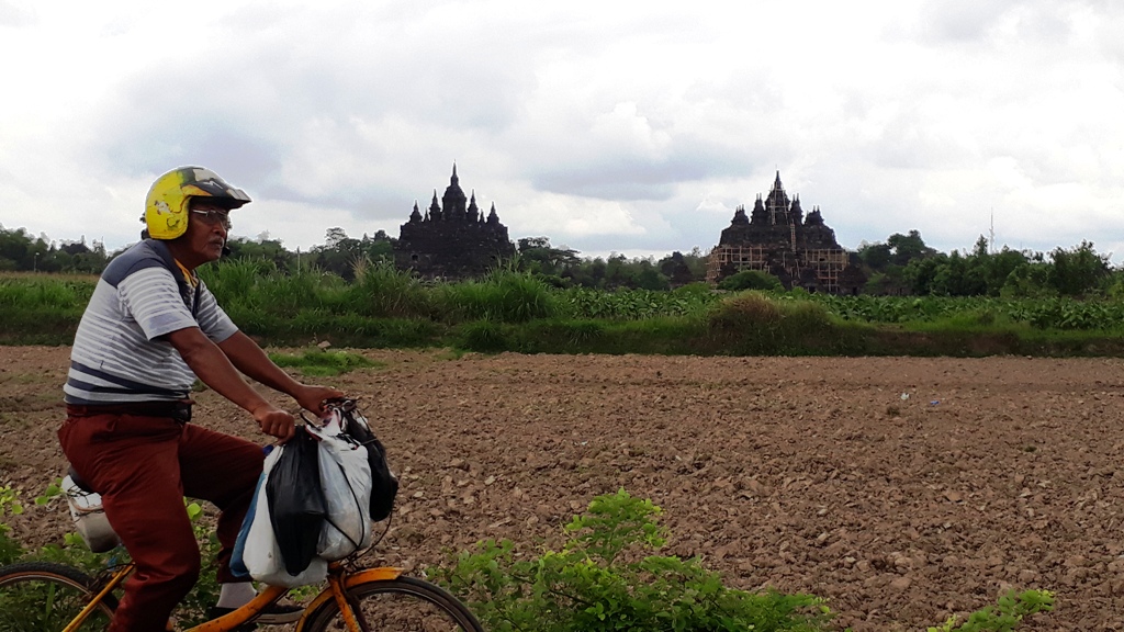 jalan-lingkar-candi-plaosan_20171016_191801.jpg