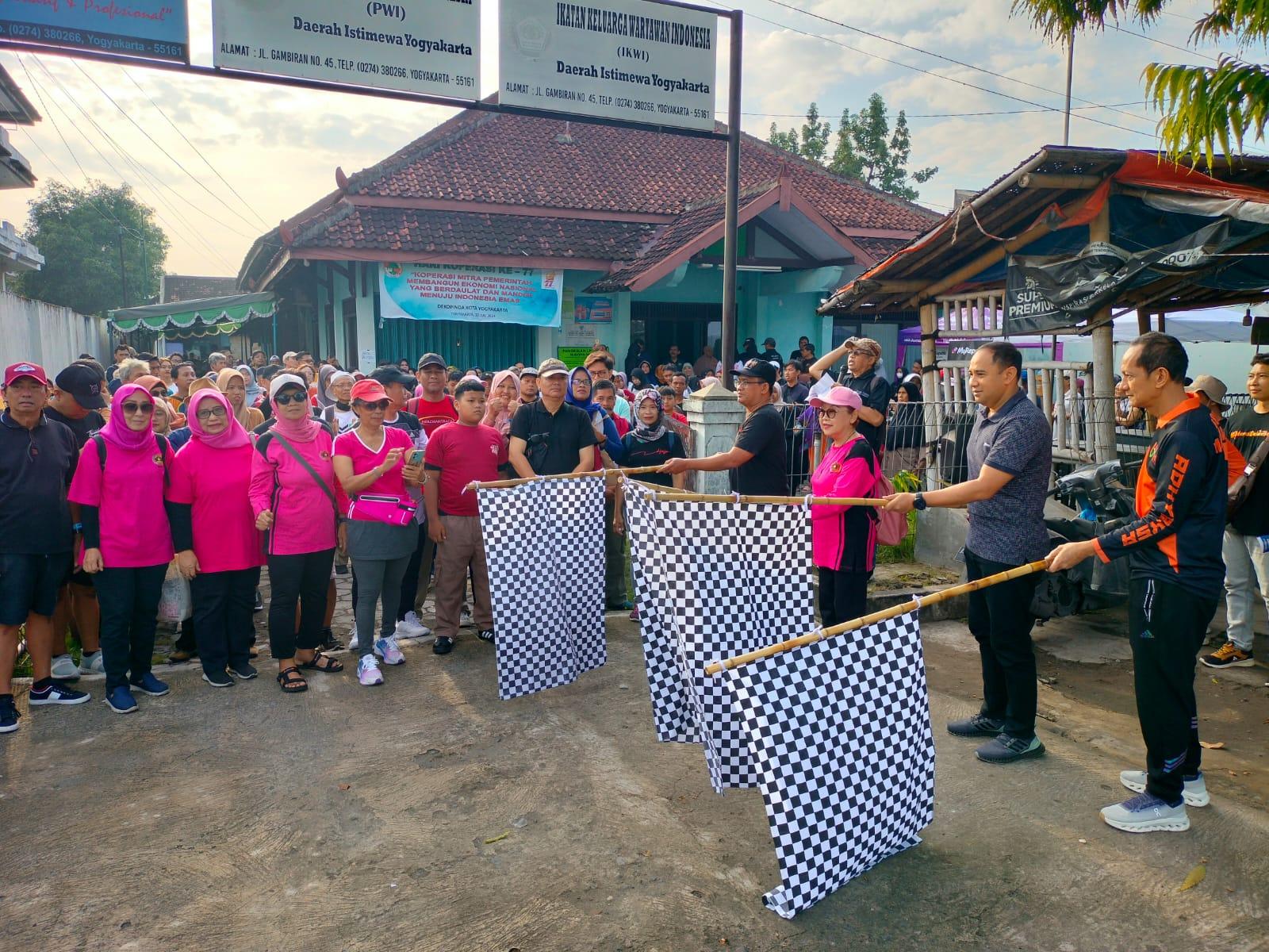 Meriah, Jalan Sehat HPN 2025 PWI DIY Diikuti Ratusan Insan Pers, Semua Senang