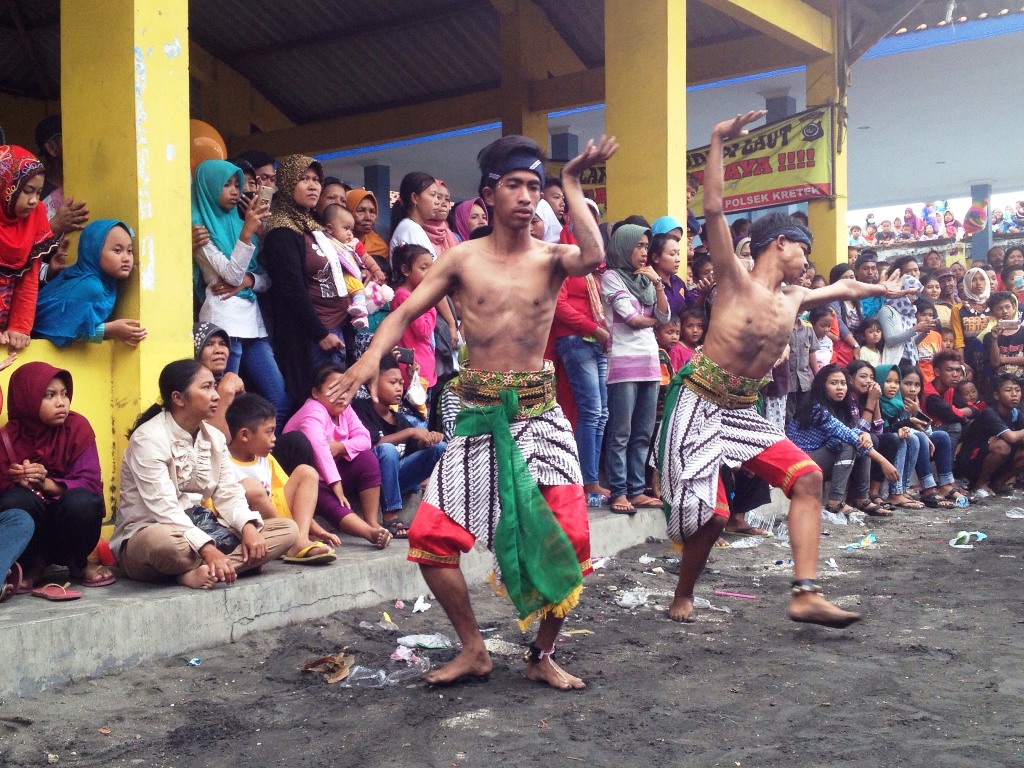 jathilan-pantai-depok_20171016_184921.jpg