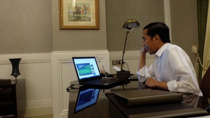 jokowi-nonton-timnas_20161216_063551.jpg