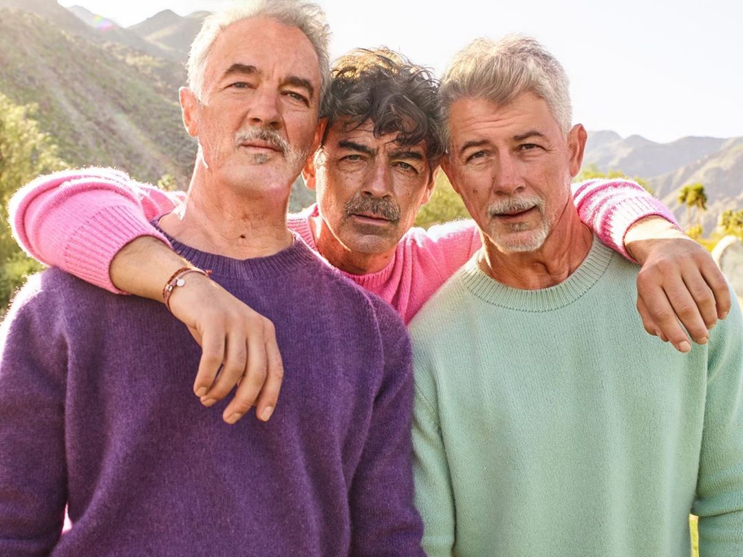 jonas-brothers-memviralkan-wajah-keriput-memakai-aplikasi-faceapp-di-instagram.jpg