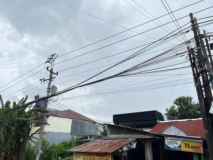 kabel-semrawut-di-sleman-ditata.jpg