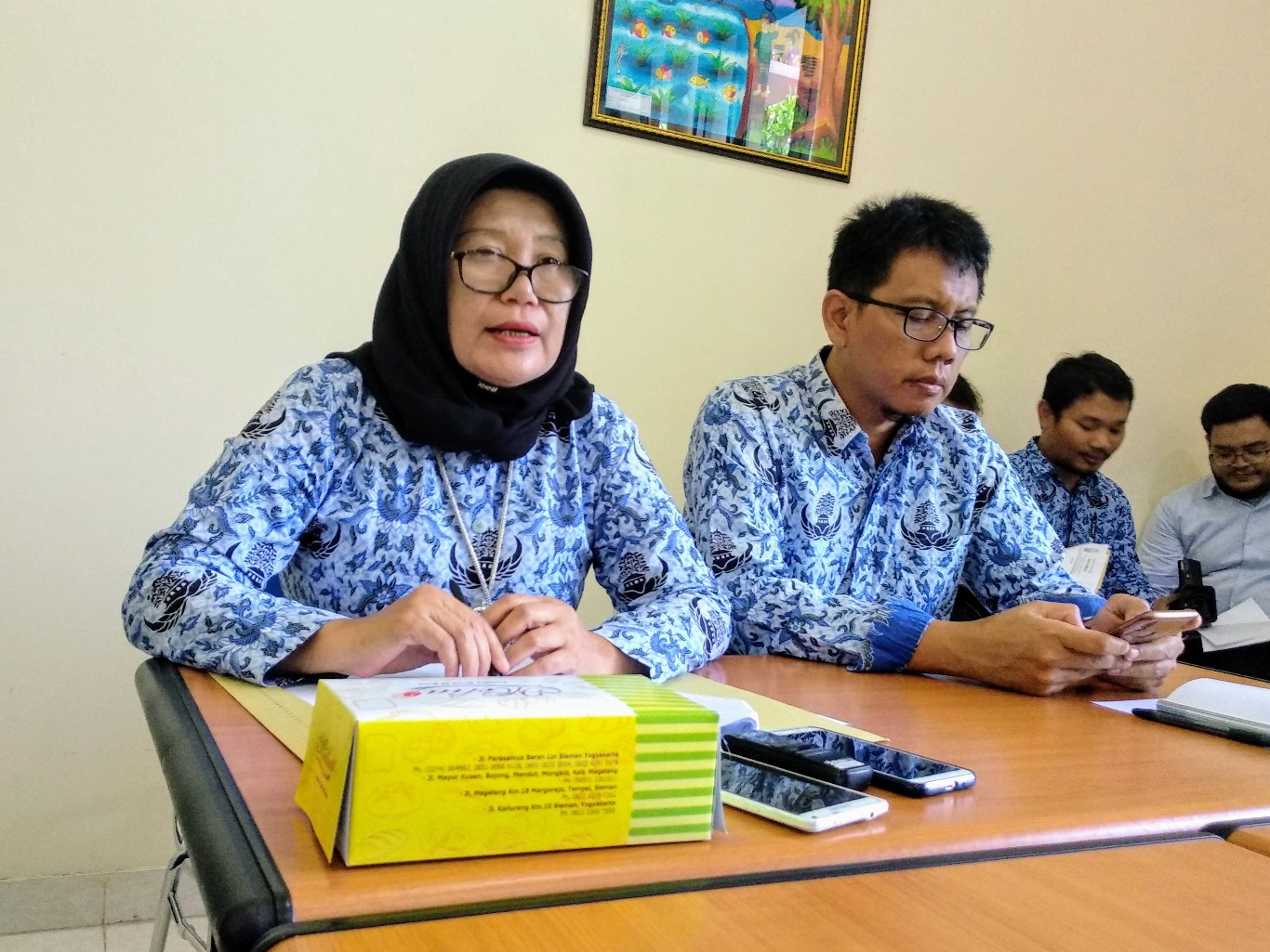 kadispar-sleman-sudarningsih-kiri-bersama-kabid-pengembangan-destinasi.jpg