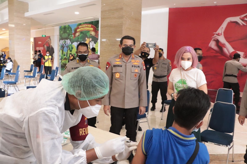 kapolda-diy-tinjau-vaksin.jpg