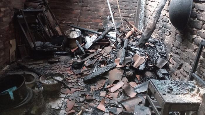 kebakaran-dapur-rumah-warga-di-Bambanglipuro.jpg