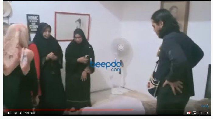 kecupan-terakhir-mayky-wongkar-untuk-ria-irawan.jpg