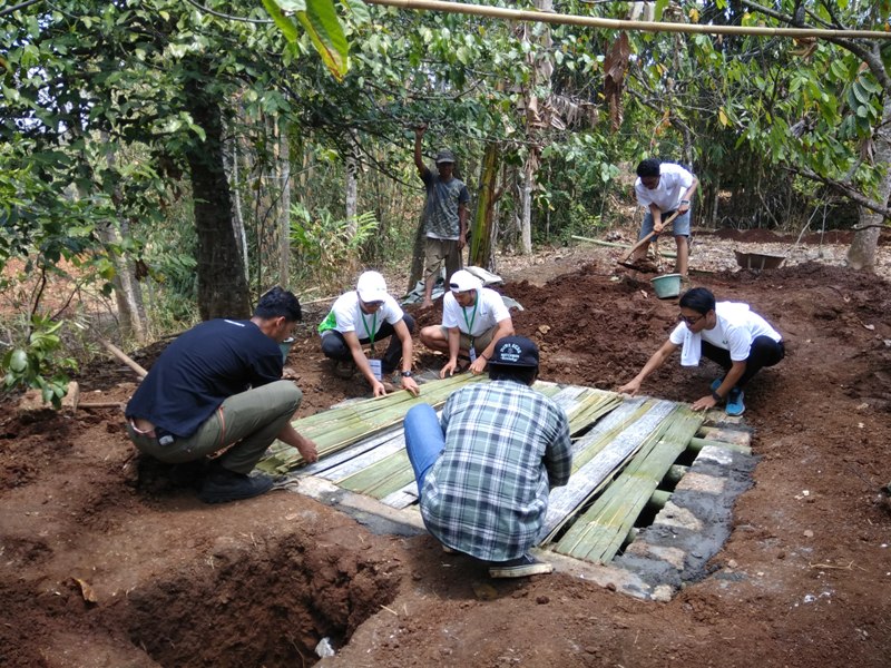konservasi-sumber-mata-air-sobat-air-ades-bangun-sumur-resapan-di-nglanggeran_20180921_223333.jpg