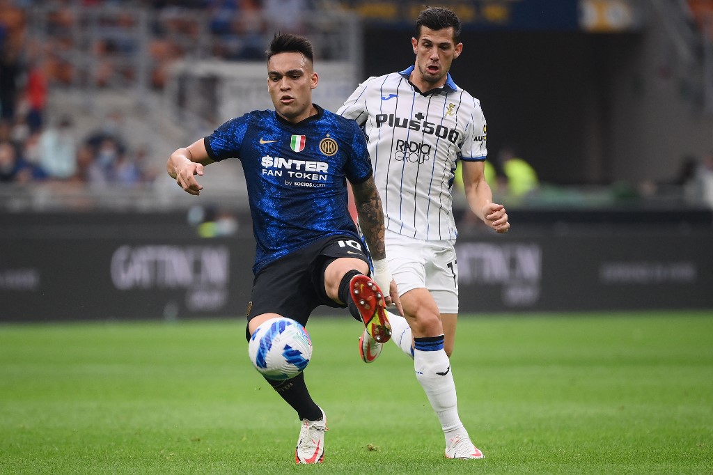 lautaro-martinez-vs-remo-freuler-di-liga-italia-antara-inter-milan-vs-atalanta-di-san-siro.jpg