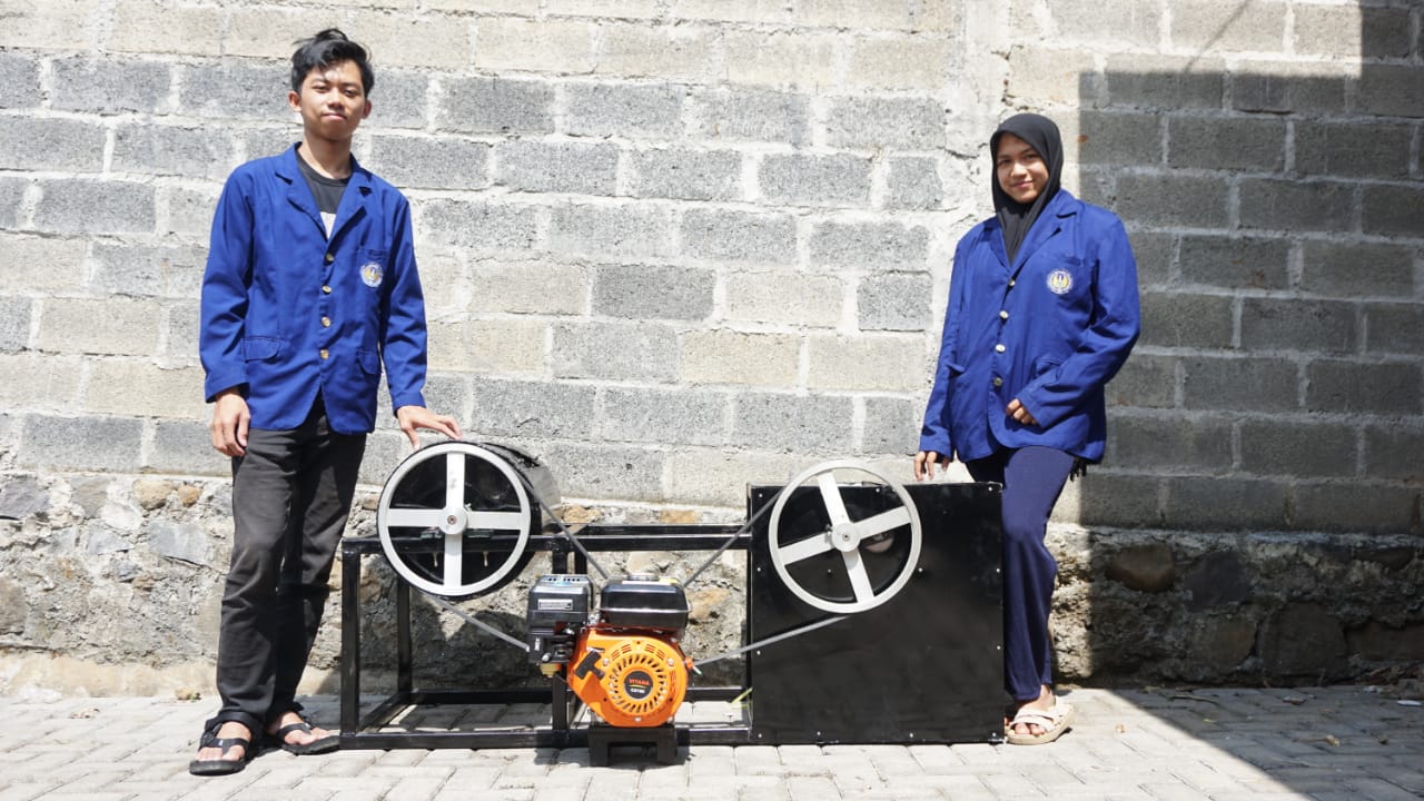 mahasiswa-teknik-uny-memperkenalkan-mesin-pembuat-emping-otomatis.jpg