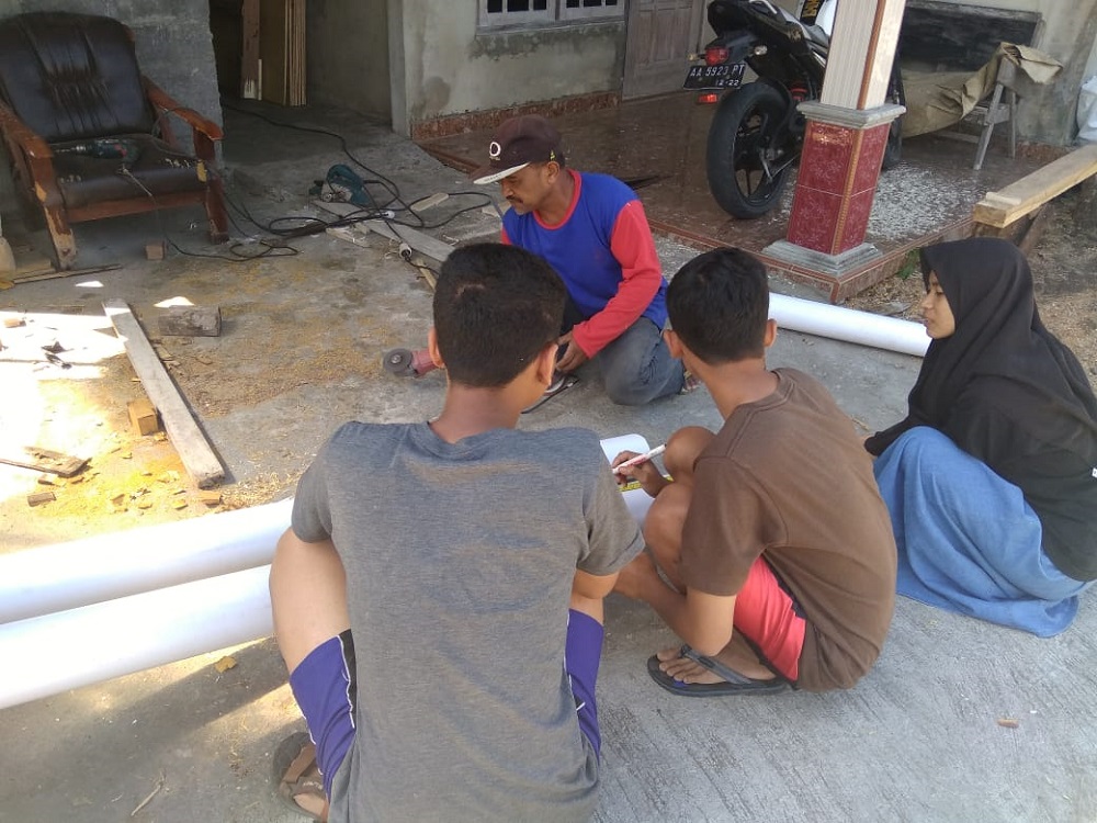 Mahasiswa UNY Beri Pelatihan Guna Berdayakan Potensi Hutan Wisata Jurang Jero