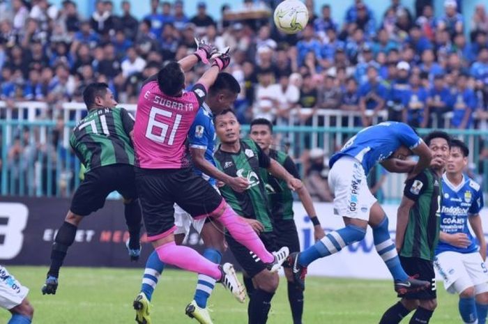 mantan-kiper-ppon-jabar-tampil-gemilang-persib-bandung-gagal-raih-kemenangan-atas-persiwa-wamena.jpg
