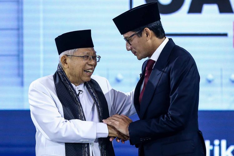 maruf-amin-berjabat-tangan-dengan-sandiaga-uno-dalam-debat-ketiga-pilpres-2019.jpg