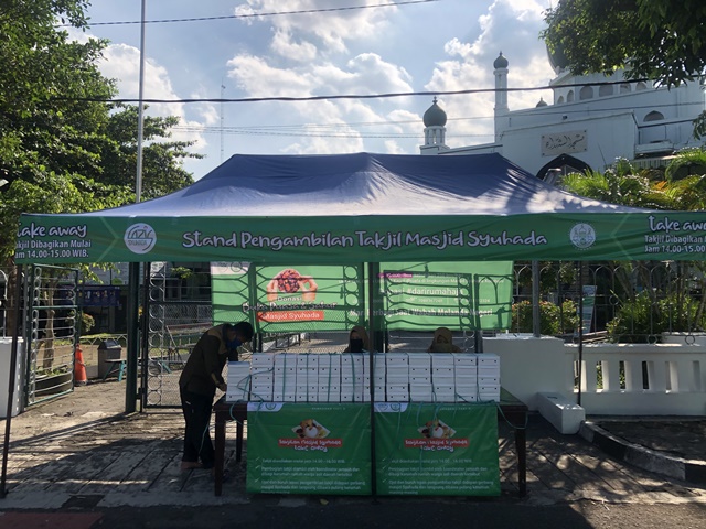masjid-syuhada-yogyakarta-menyediakan-takjil_2404.jpg