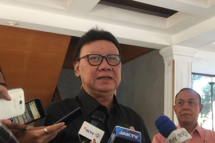 mendagri-keluarkan-se-perjalanan-dinas-ke-luar-negeri-gubernur-rombongan-maksimal-berjumlah-5-orang.jpg