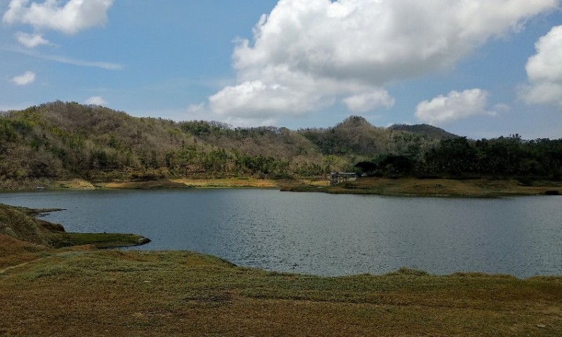 menikmati-keindahan-sermo-waduk-di-antara-perbukitan-menoreh-kulonprogo.jpg