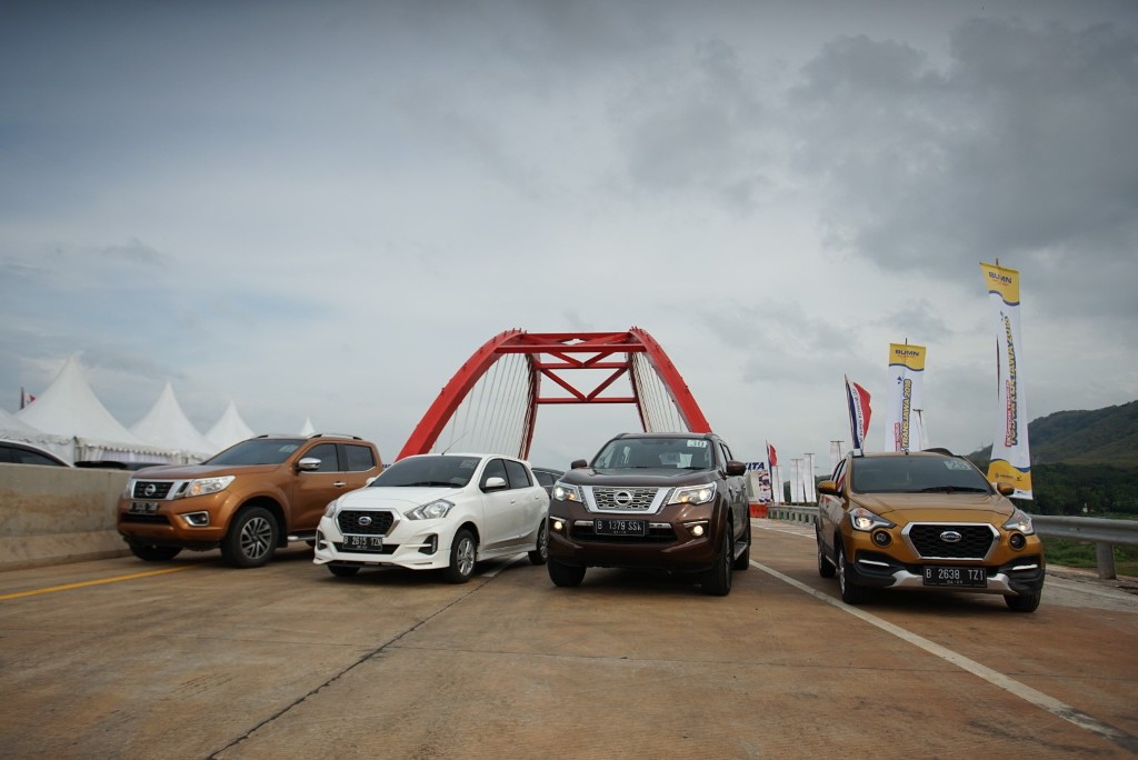 nissan-dan-datsun-iringi-peresmian-tol-trans-jawa.jpg