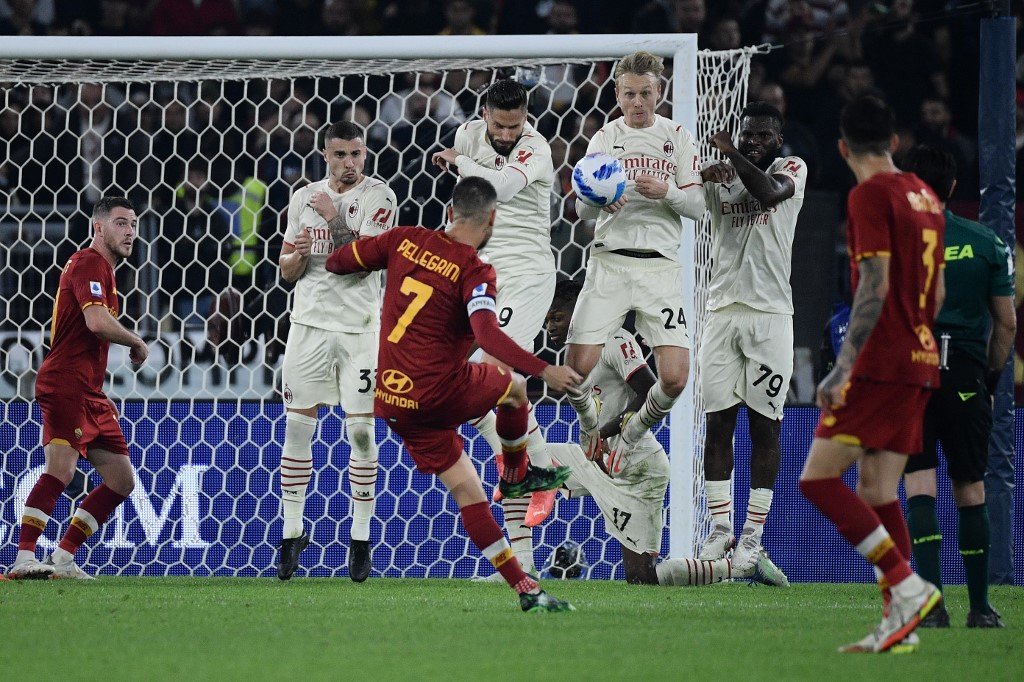 olivier-giroud-dan-simon-kjaer-vs-lorenzo-pellegrini-di-liga-italia-serie-a-as-roma-vs-ac-milan.jpg