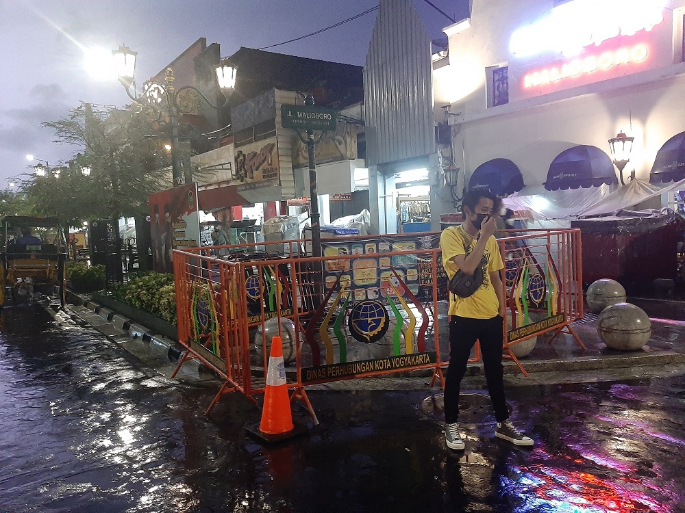 papan-jalan-malioboro-dipagari-besi-teralis-wisatawan-kecewa.jpg