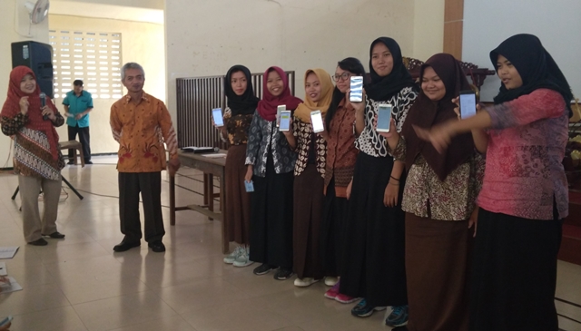 KPU Kota Yogya Ajak Siswa SMKN 7 Yogya Rekam e-KTP