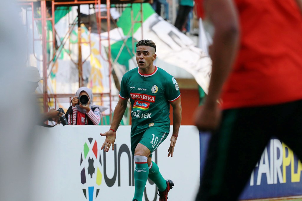 pemain-pss-sleman-merayakan-gol-christian-gonzales-ke-gawang-persiraja.jpg