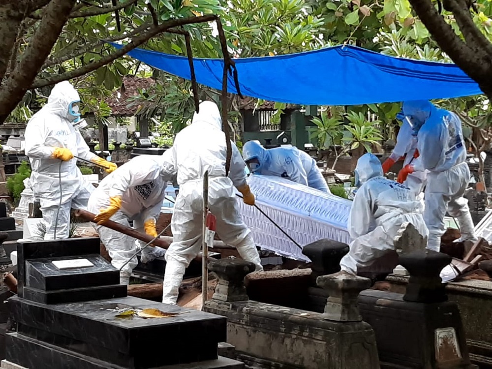 pemakaman-jenazah-covid-19-di-bantul-ditugaskan-pada-warga-terlatih.jpg