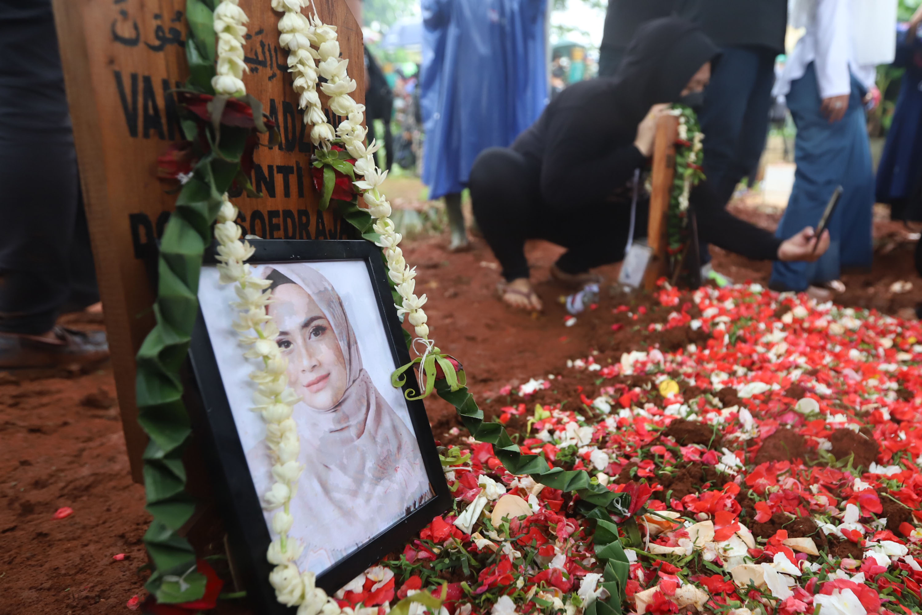 pemakaman-vanessa.jpg