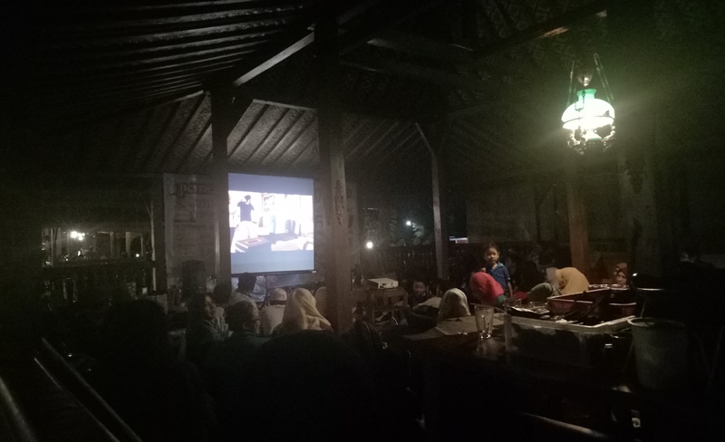 pemutaran-film-perjalanan-komunitas-erci-ertiga-club-indonesia-chapter-yogyakarta_20171111_221500.jpg