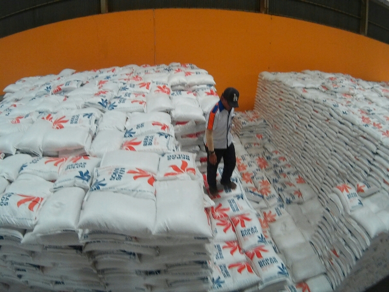 pengecekan-beras_20160201_185626.jpg