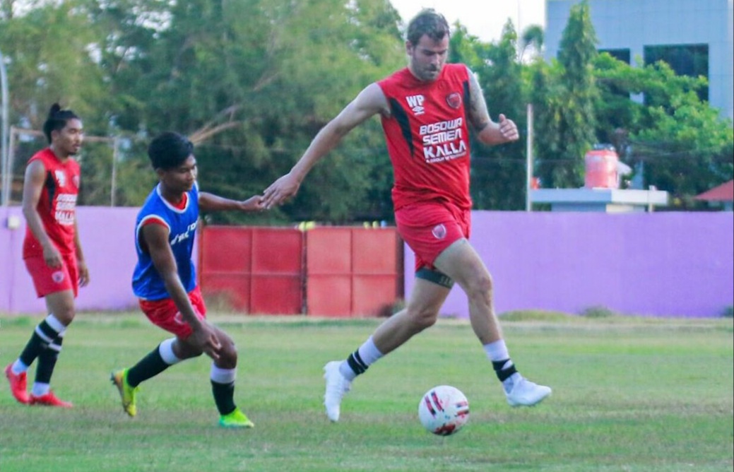 penggawa-psm-makassar-saat-menjalani-latihan-di-stadion-dwi-windu-bantul-beberapa-waktu-lalu.jpg