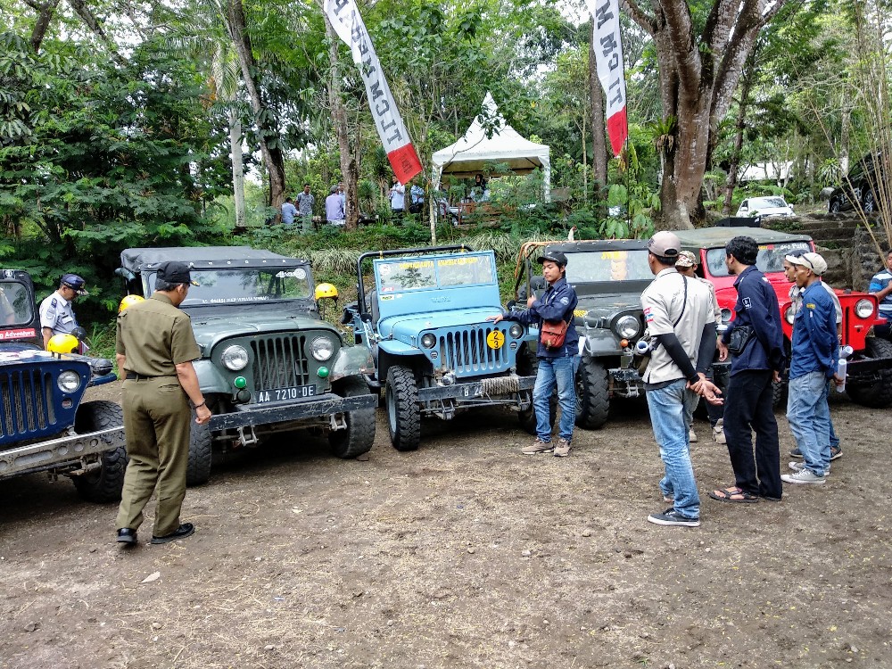 penguji-dishub-sleman-300-jeep-lava-tour-belum-layak_20181106_144035.jpg