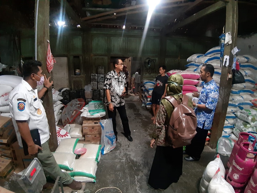 penjualan-dan-pembelian-bahan-pokok-di-kota-magelang-tak-dibatasi-lagi.jpg