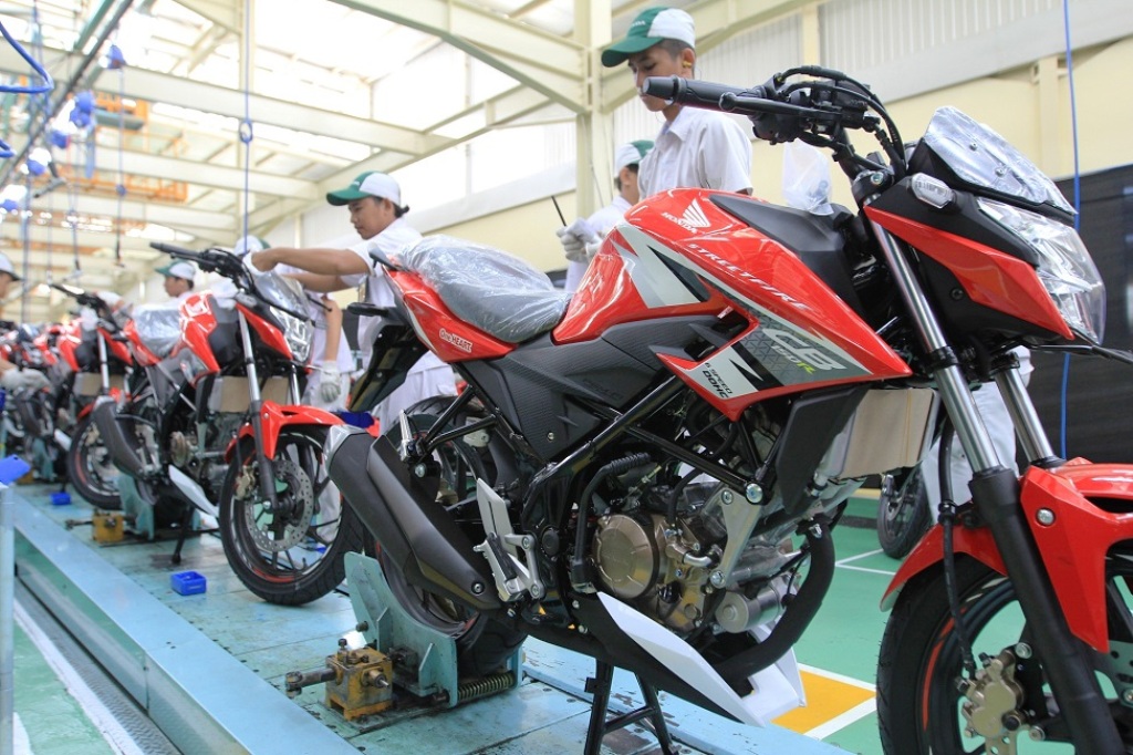 penjualan-sepeda-motor-sport-honda-mengalami-pertumbuhan-yang-lebih-tinggi_20180318_185809.jpg