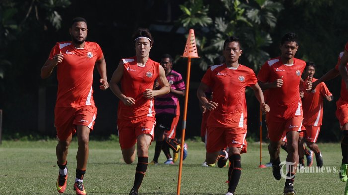 persija-jakarta-latihan_20170919_130836.jpg