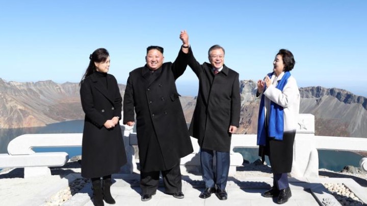 pertemuan-moon-jae-in-dan-kim-jong-un-di-gunung-paektu-pada-setember-2018.jpg