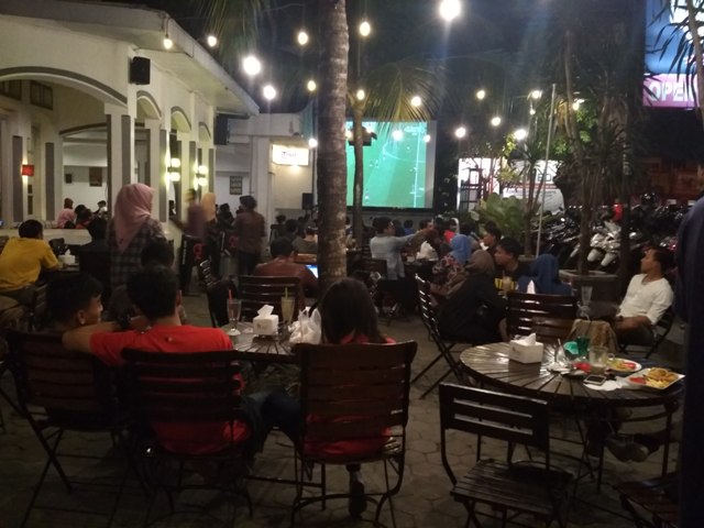 pesta-bola-legend-coffee-piala-dunia-2018_20180714_231608.jpg