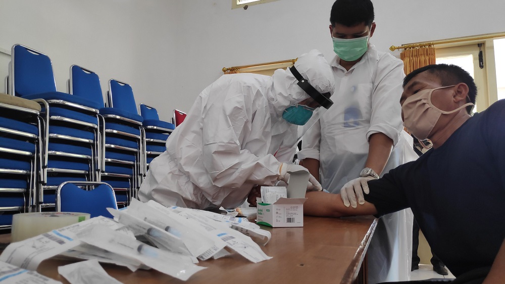 Petugas Pemakaman Jenazah di Sleman Lakukan Rapid Test